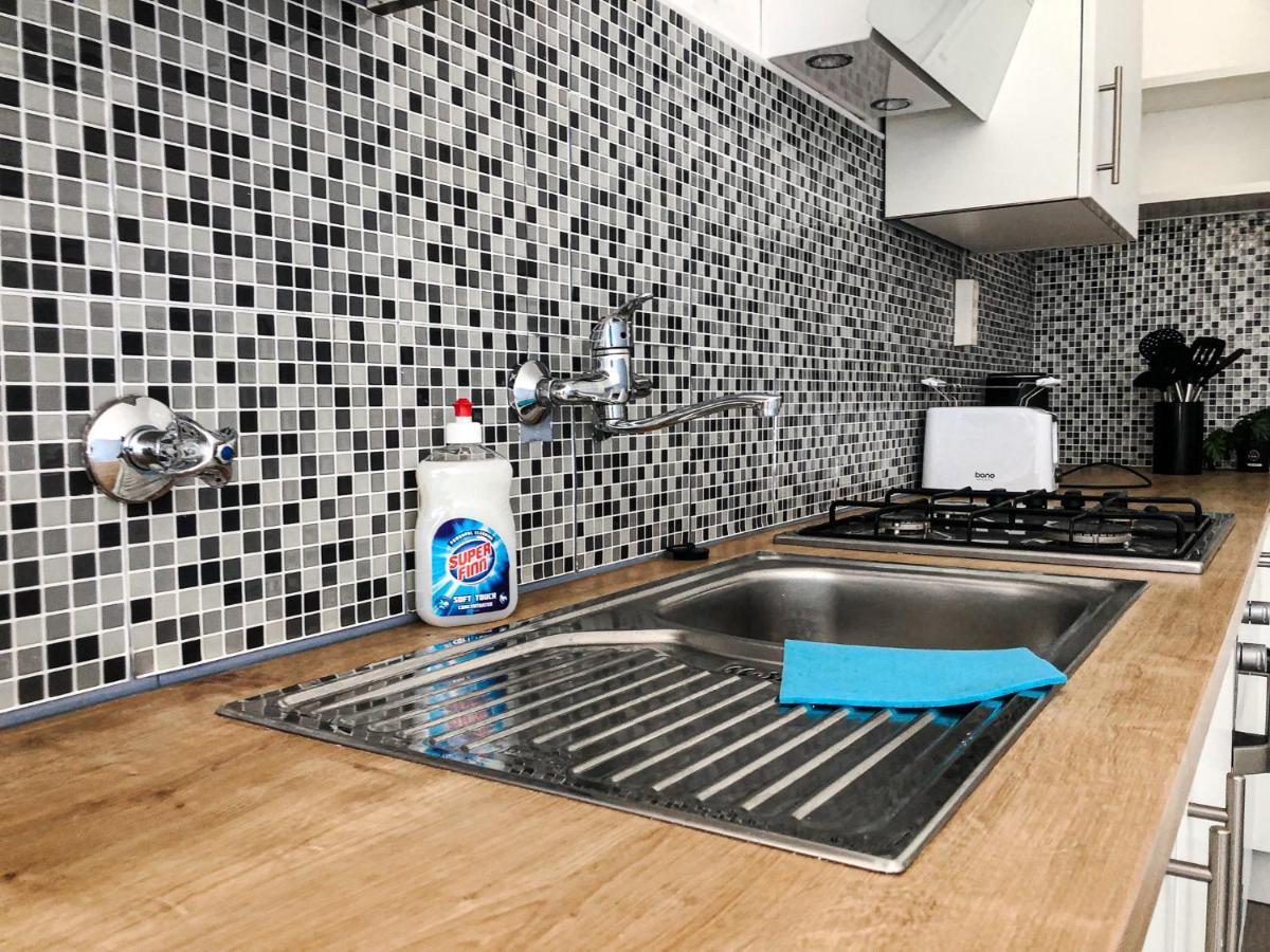 Commodious 2Br Apt. Near Akh-Perfect For Groups Viena Exterior foto